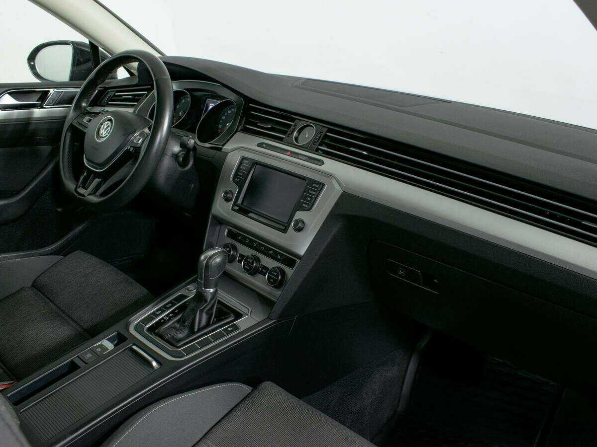 Volkswagen Passat, 2017 Фото №7