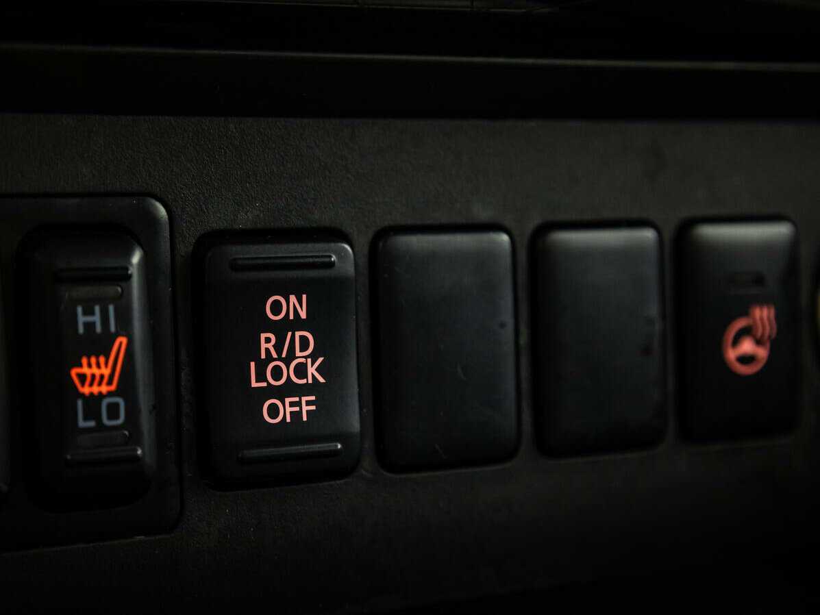 Mitsubishi Pajero Sport, 2018 Фото №17