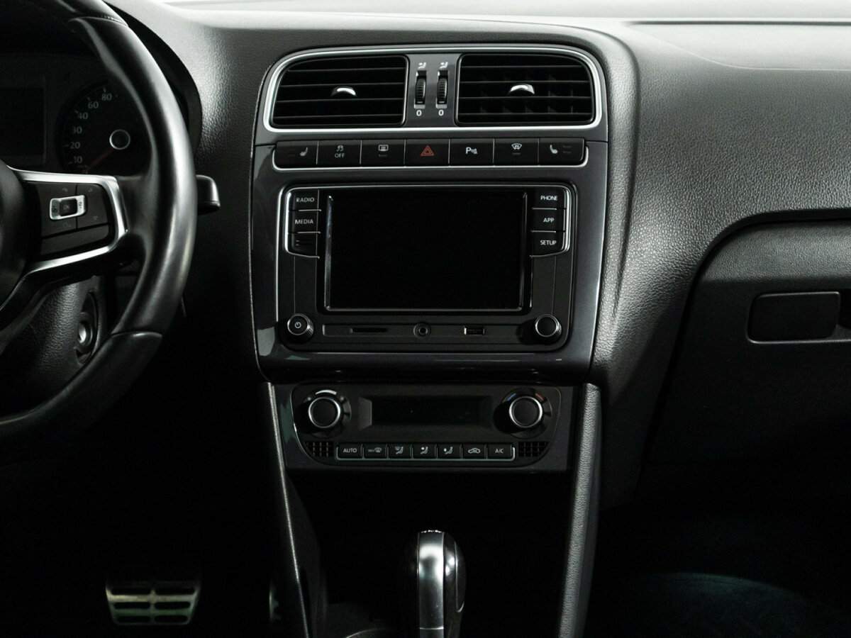 Volkswagen Polo, 2018 Фото №14
