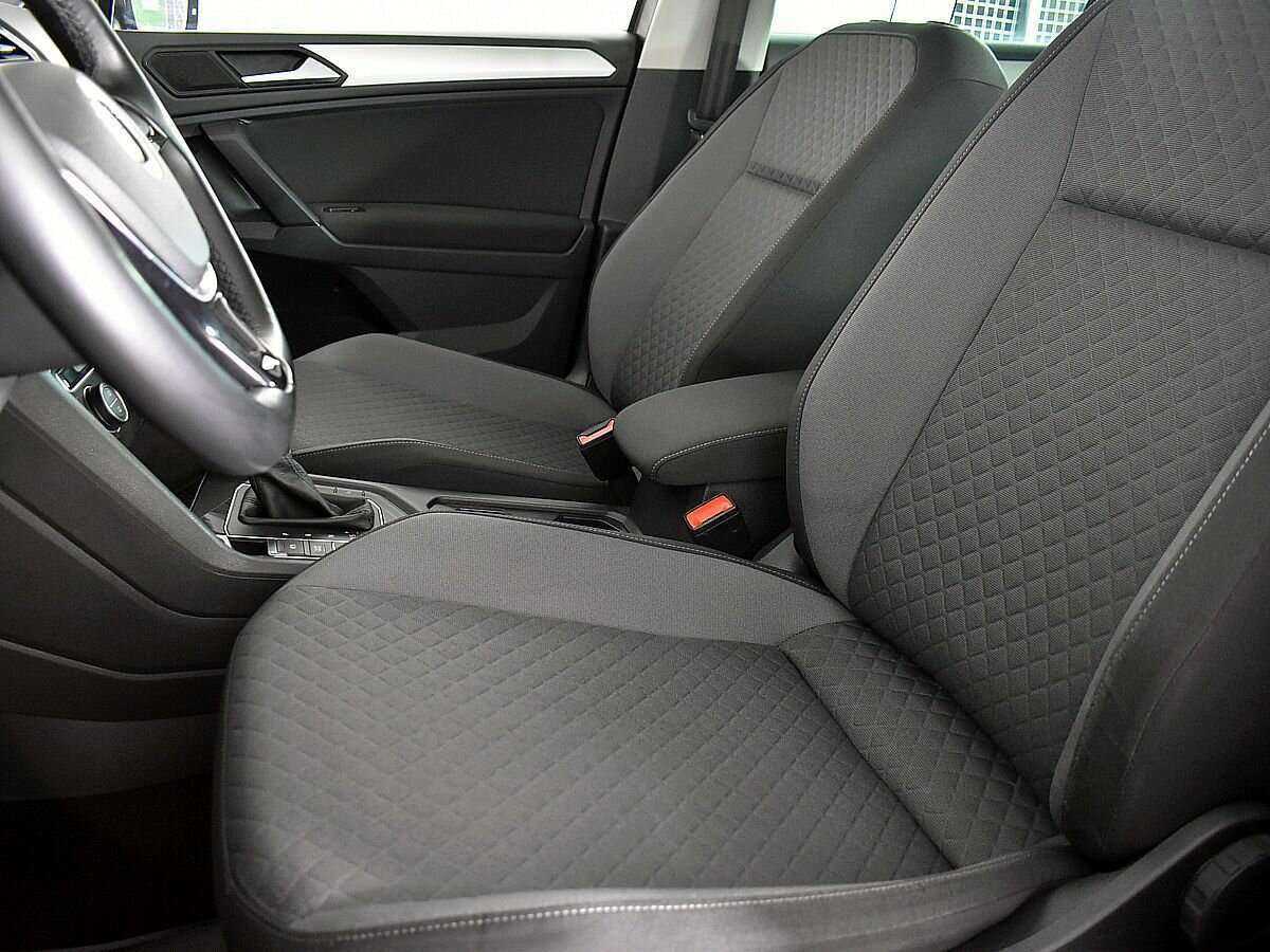 Volkswagen Tiguan, 2019 Фото №8