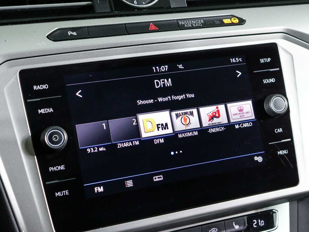 Volkswagen Passat, 2019 Фото №16