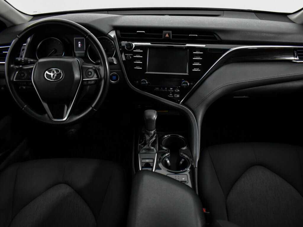 Toyota Camry, 2018 Фото №12