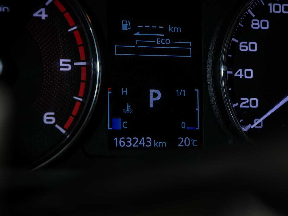 Mitsubishi Pajero Sport, 2018 Фото №12