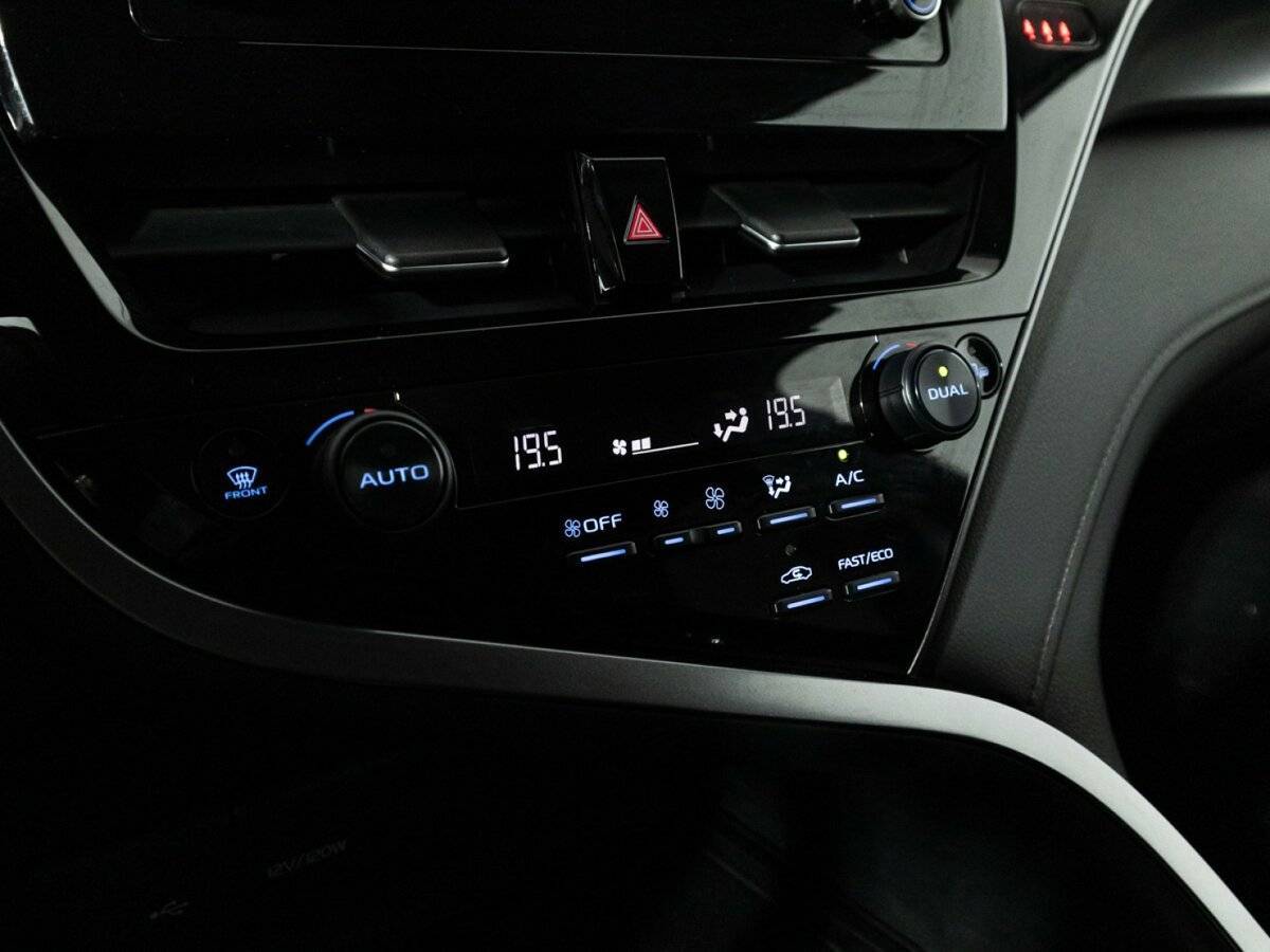 Toyota Camry, 2021 Фото №17