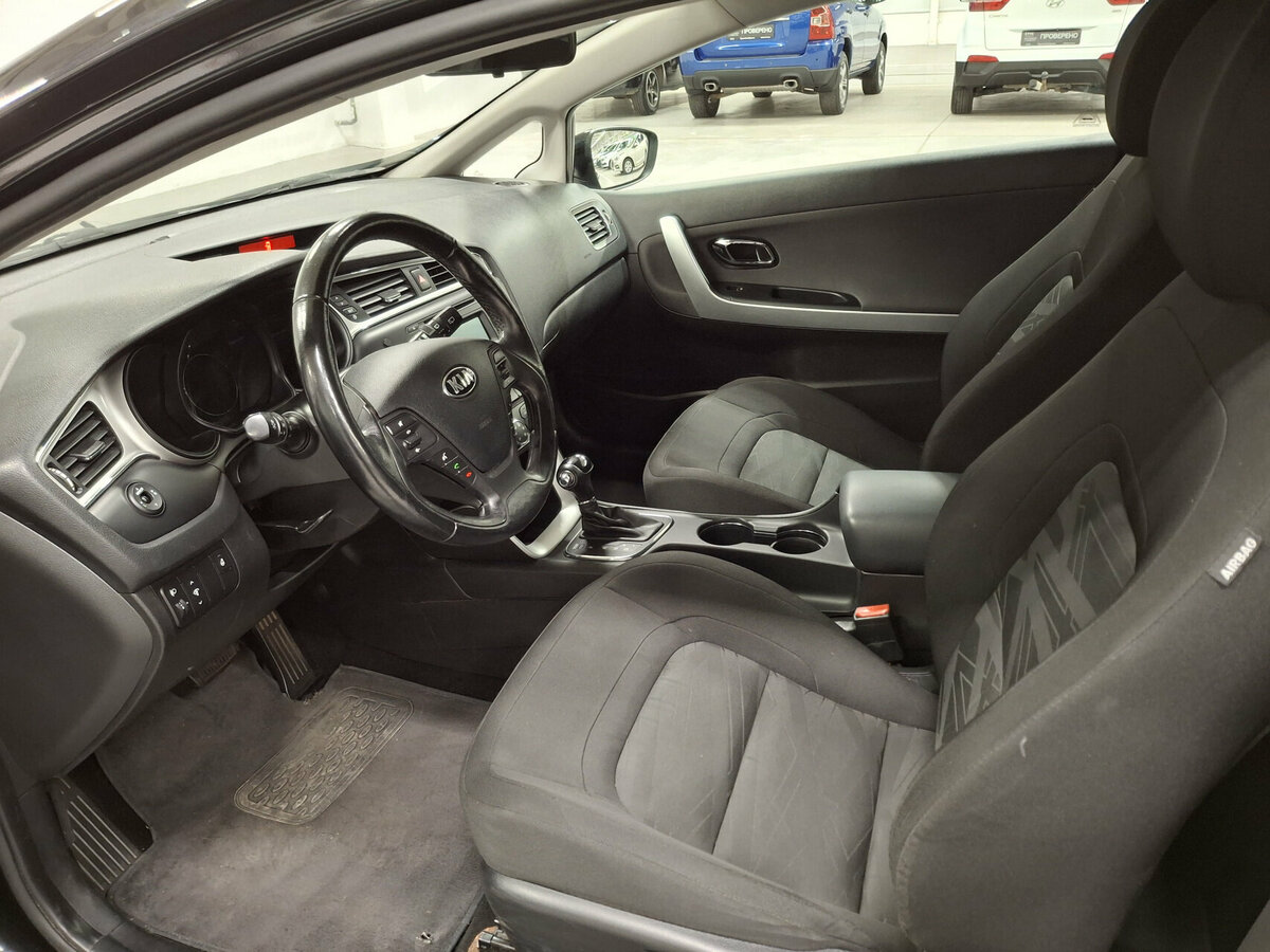 Kia Ceed II Рестайлинг, 2015 Фото №15