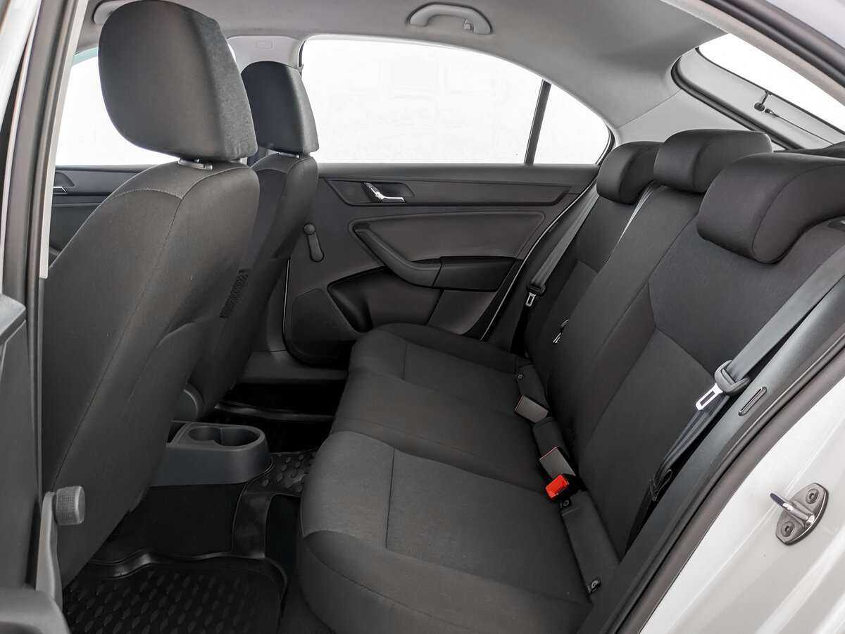 Skoda Rapid, 2017 Фото №11
