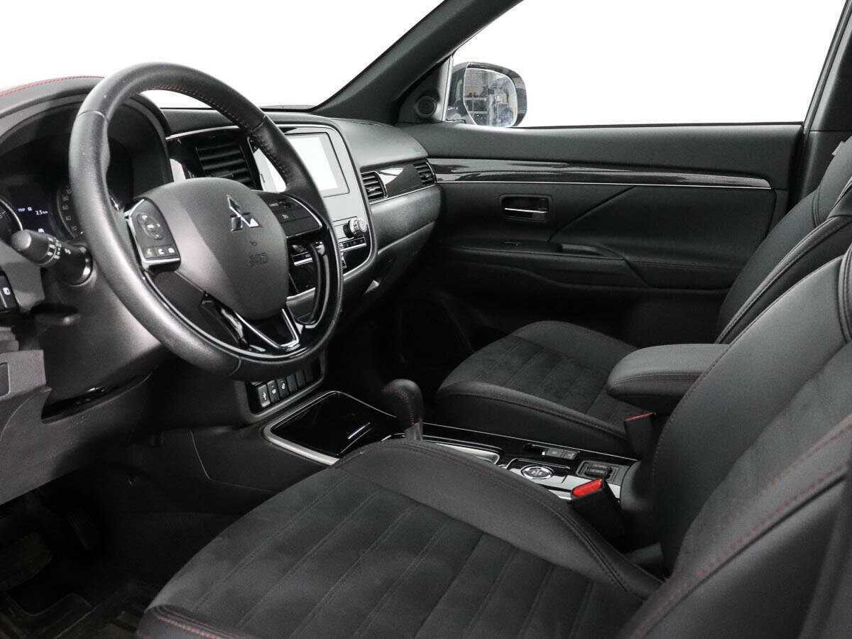 Mitsubishi Outlander, 2021 Фото №11