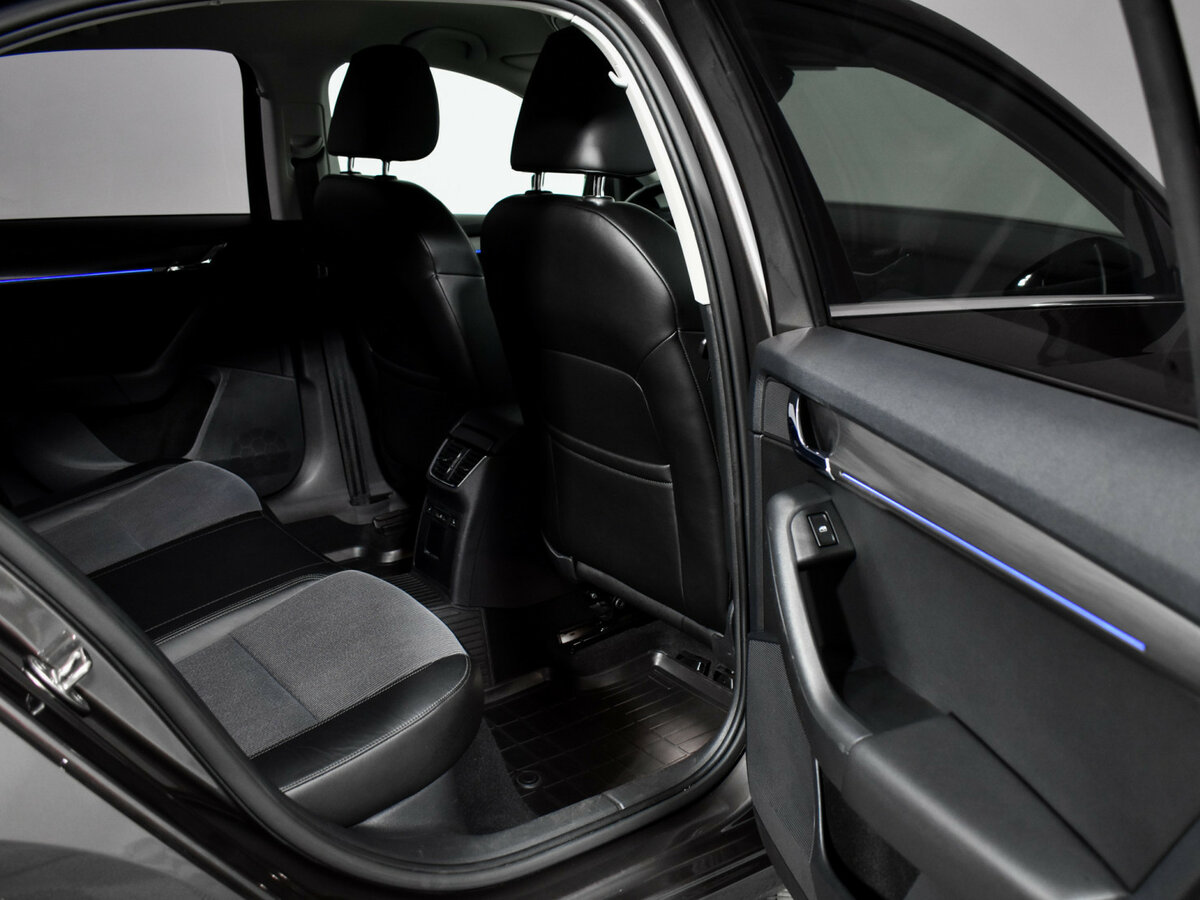 Skoda Octavia III (A7) Рестайлинг, 2017 Фото №12