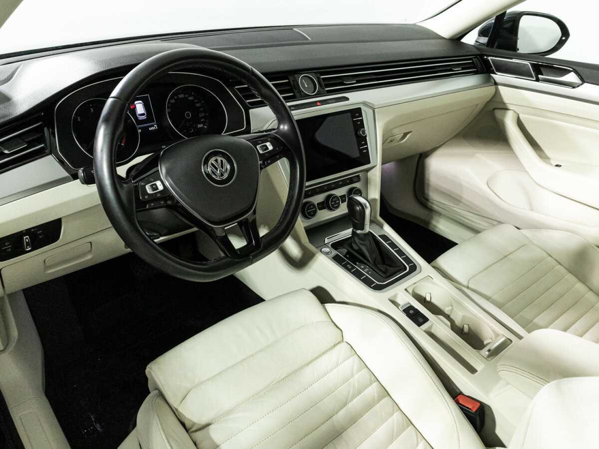 Volkswagen Passat, 2018 Фото №11
