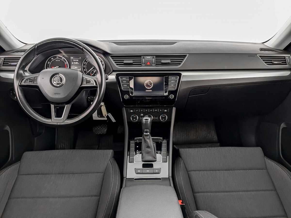 Skoda Superb, 2018 Фото №12