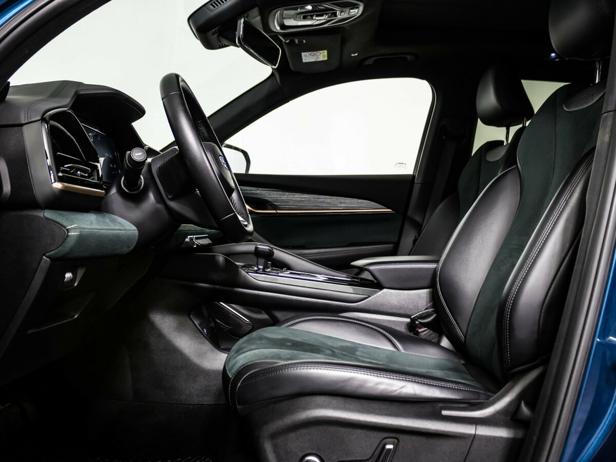 Geely Monjaro I, 2023 Фото №20