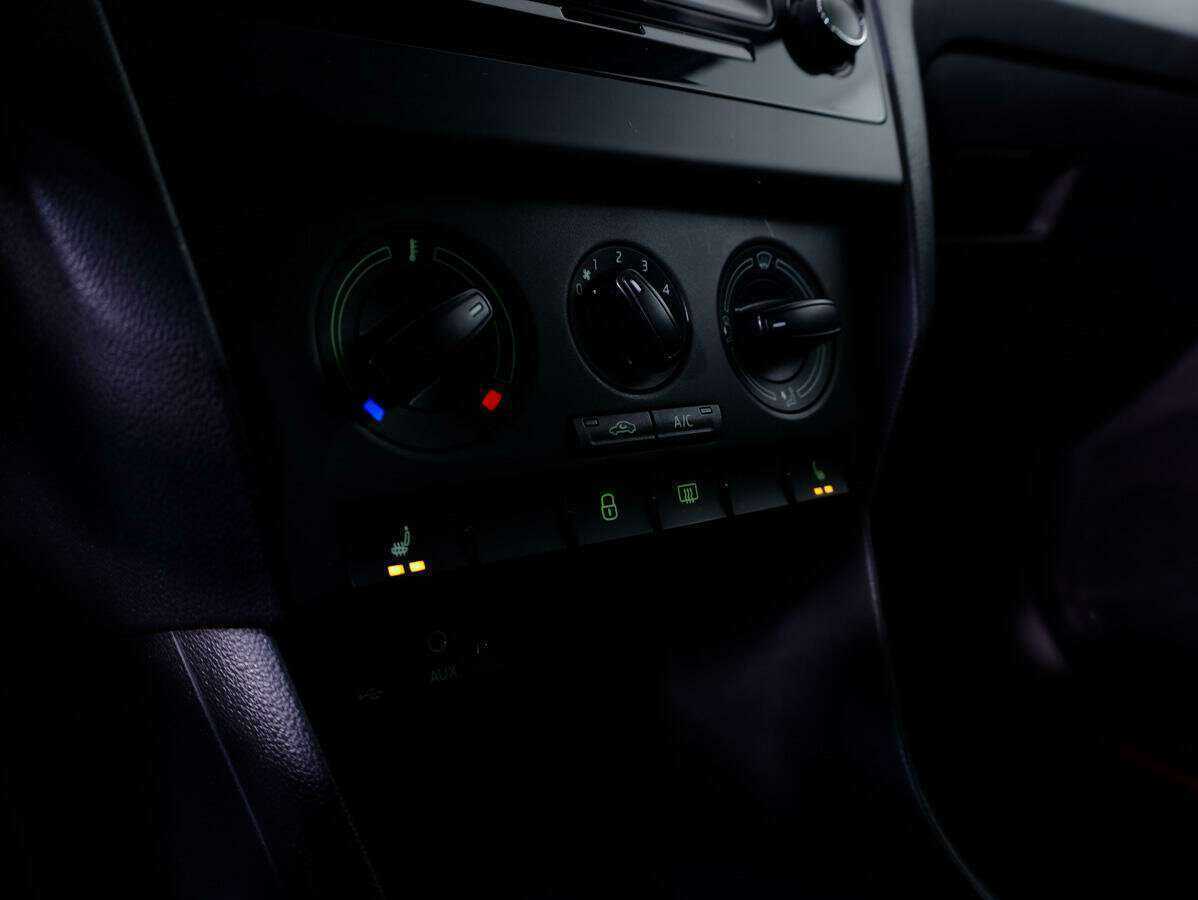 Skoda Rapid, 2015 Фото №15