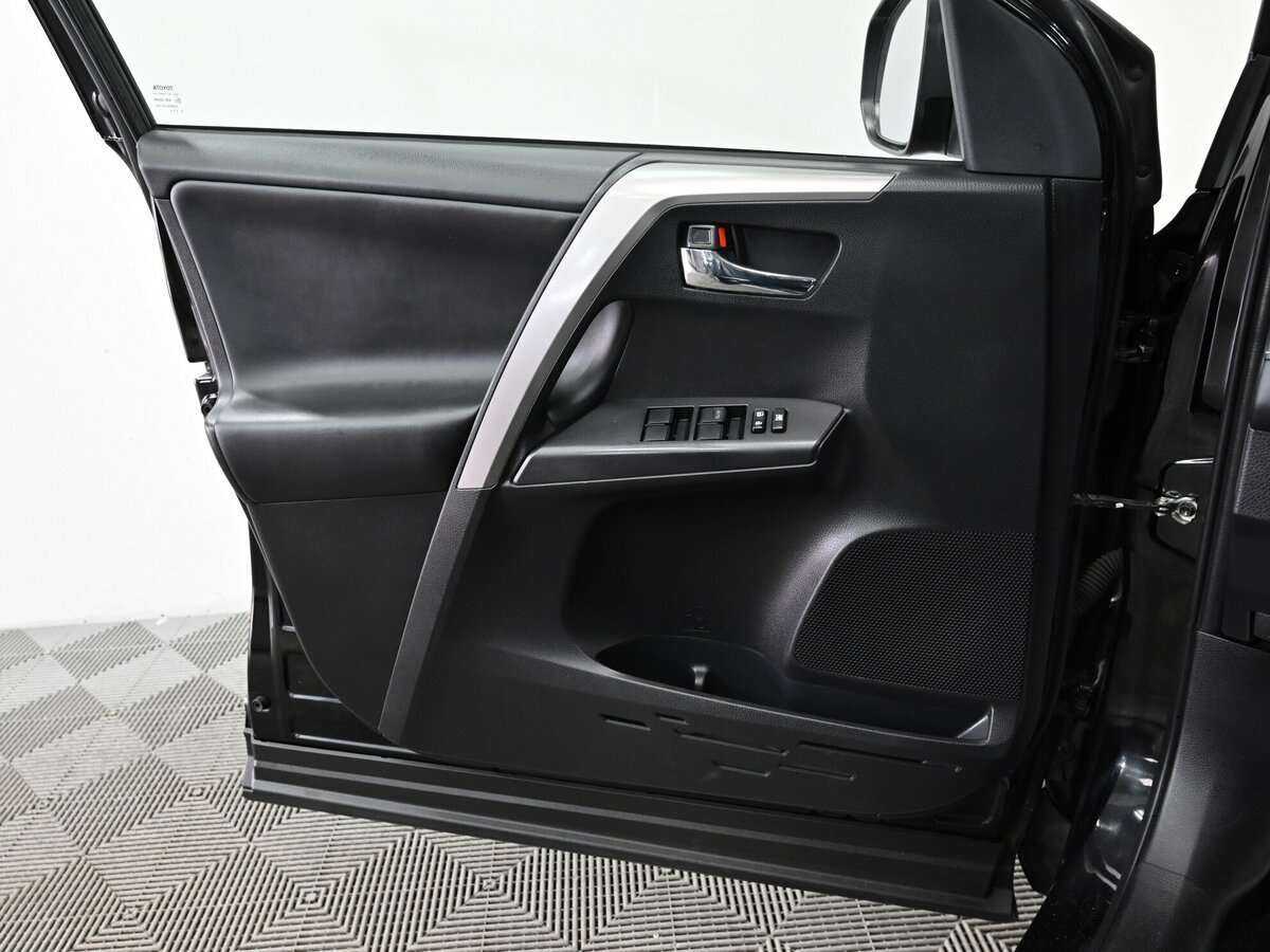 Toyota RAV4, 2018 Фото №7