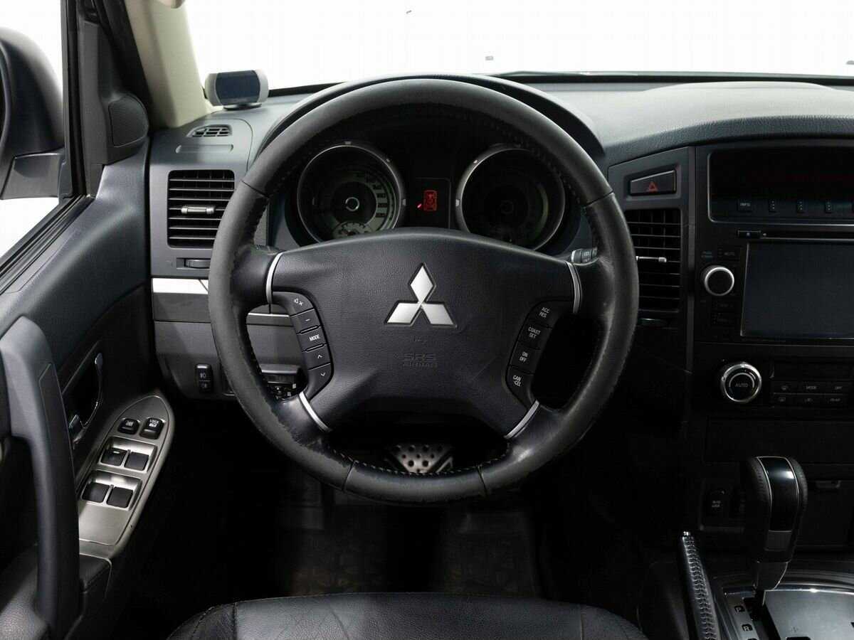 Mitsubishi Pajero, 2013 Фото №16