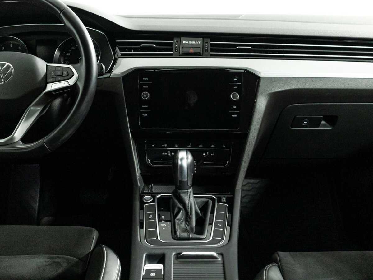 Volkswagen Passat, 2020 Фото №14