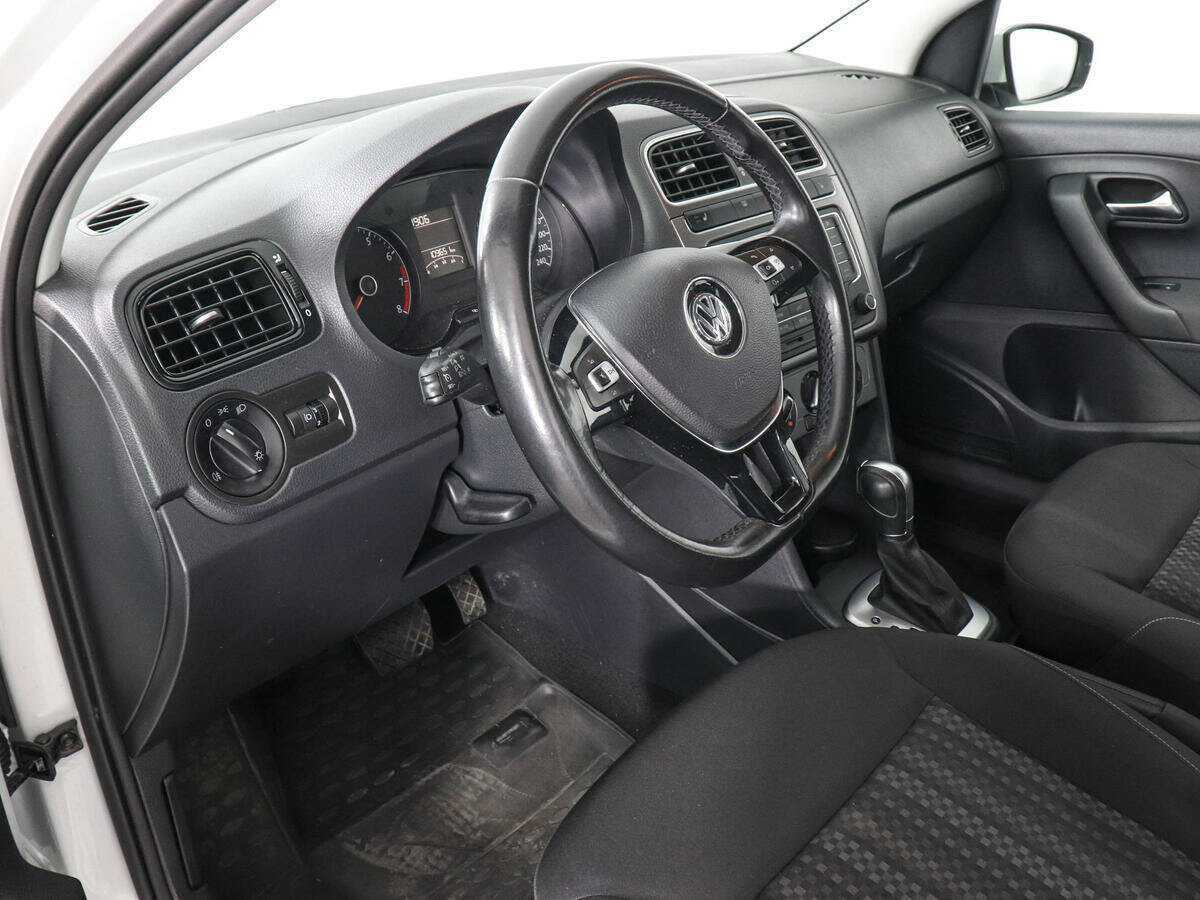 Volkswagen Polo, 2018 Фото №9