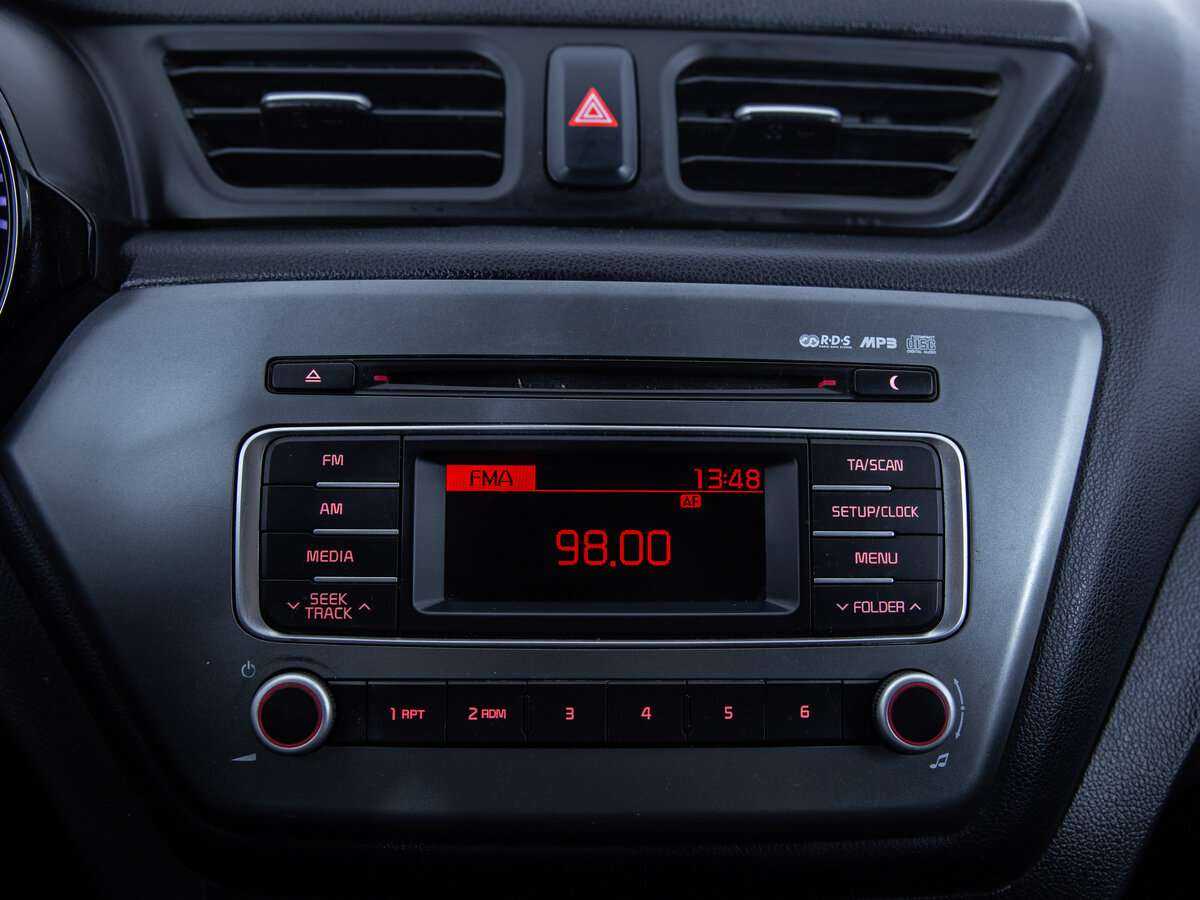 Kia Rio, 2017 Фото №17