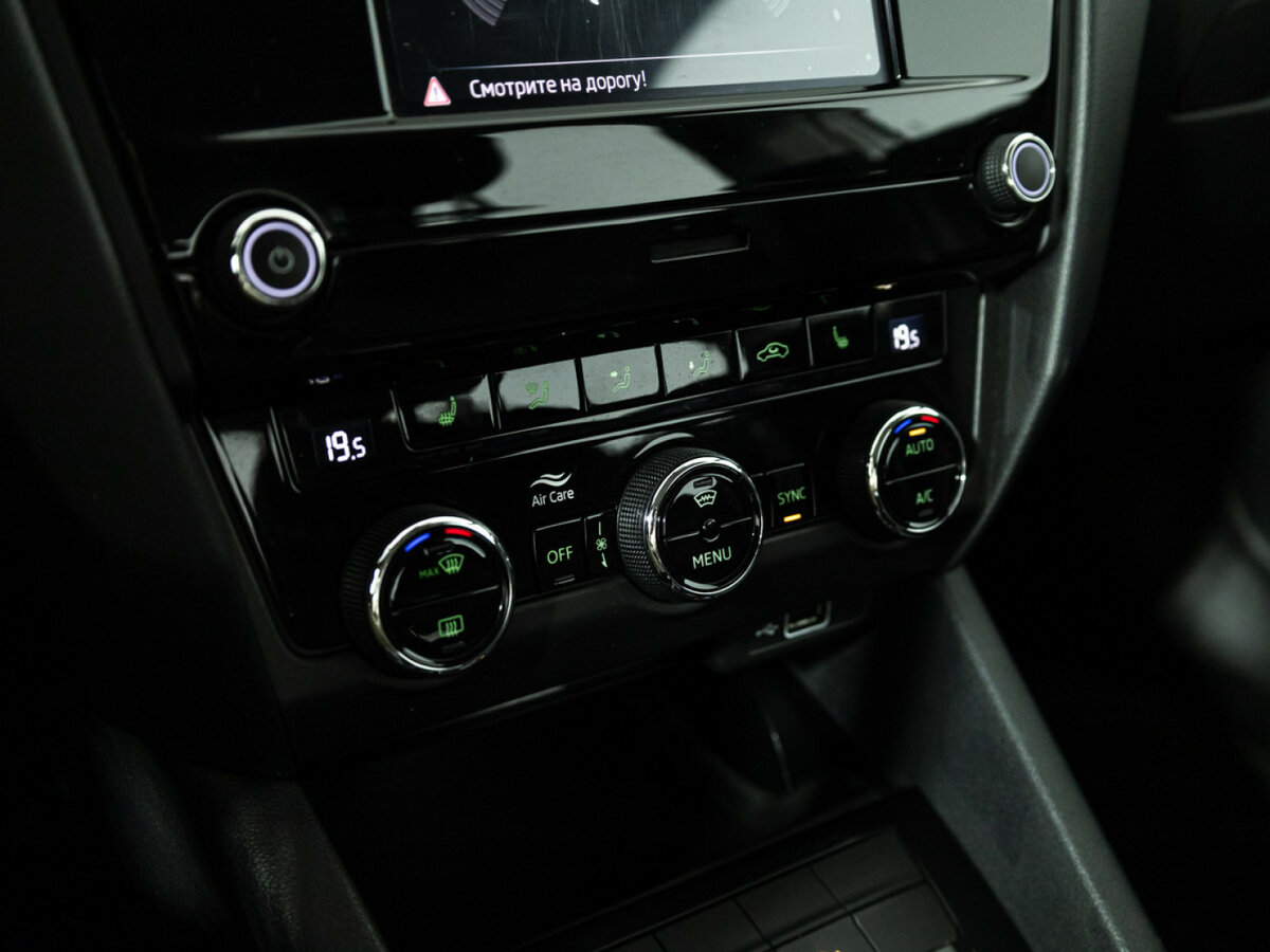 Skoda Octavia III (A7) Рестайлинг, 2019 Фото №15