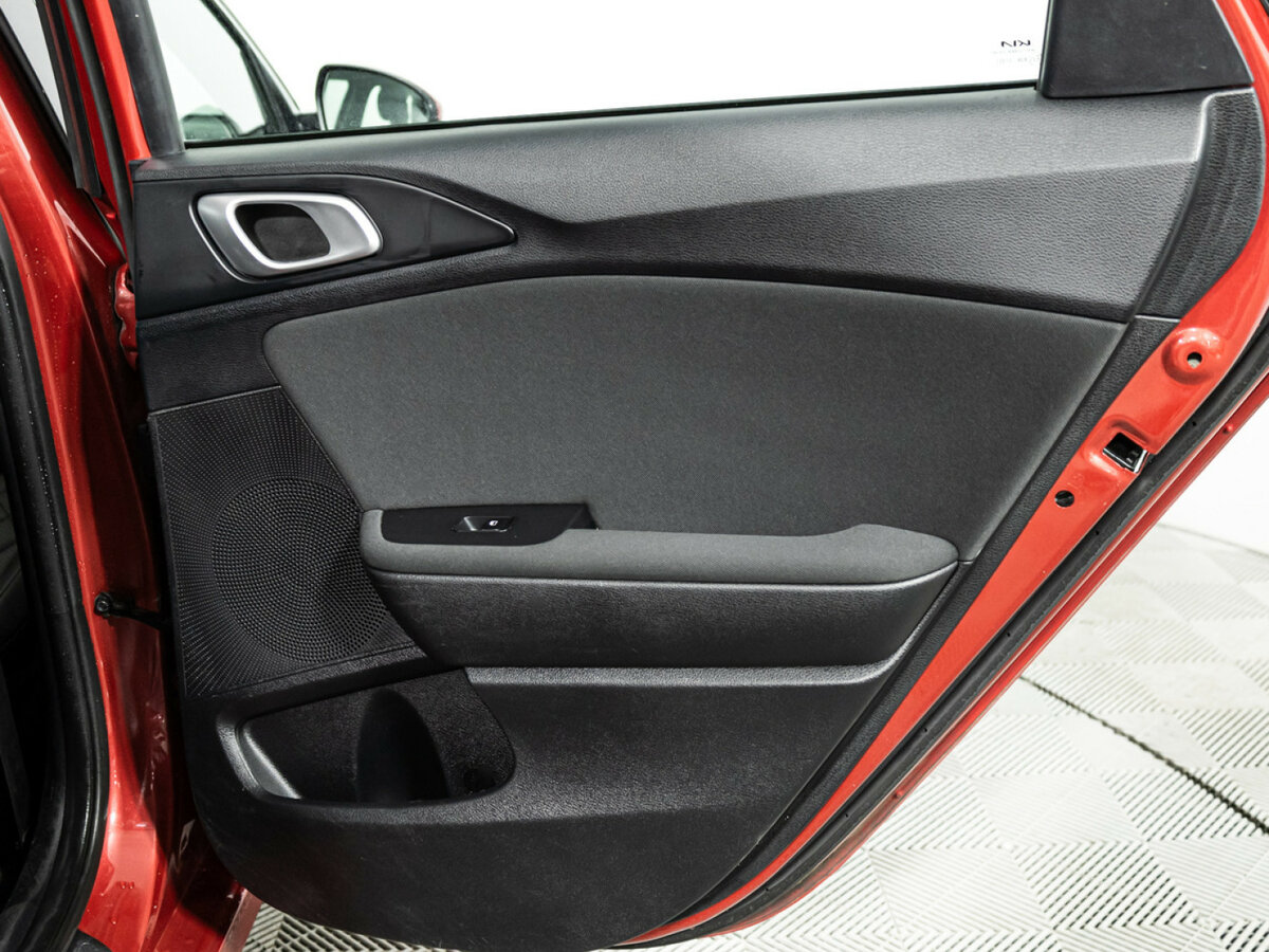 Kia Ceed III Рестайлинг, 2022 Фото №25