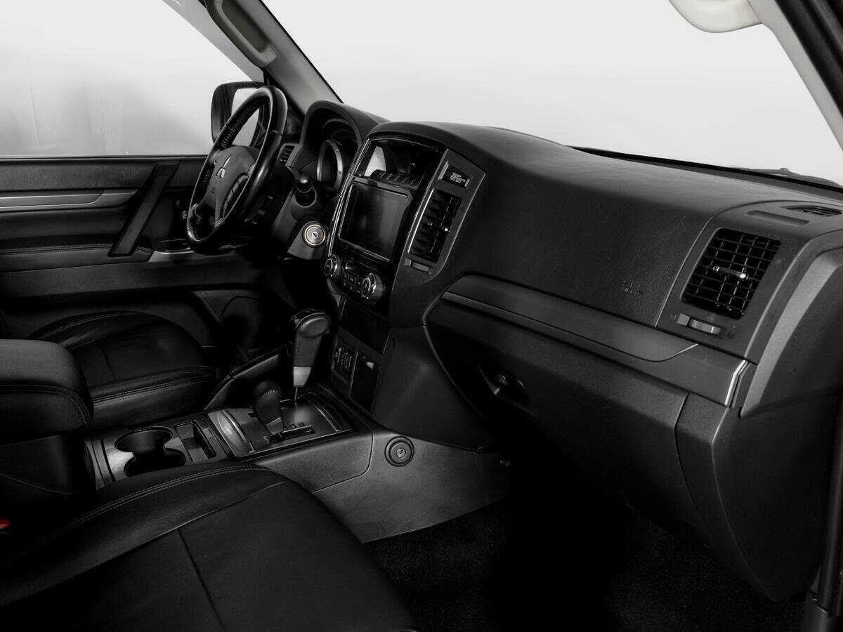 Mitsubishi Pajero, 2017 Фото №9