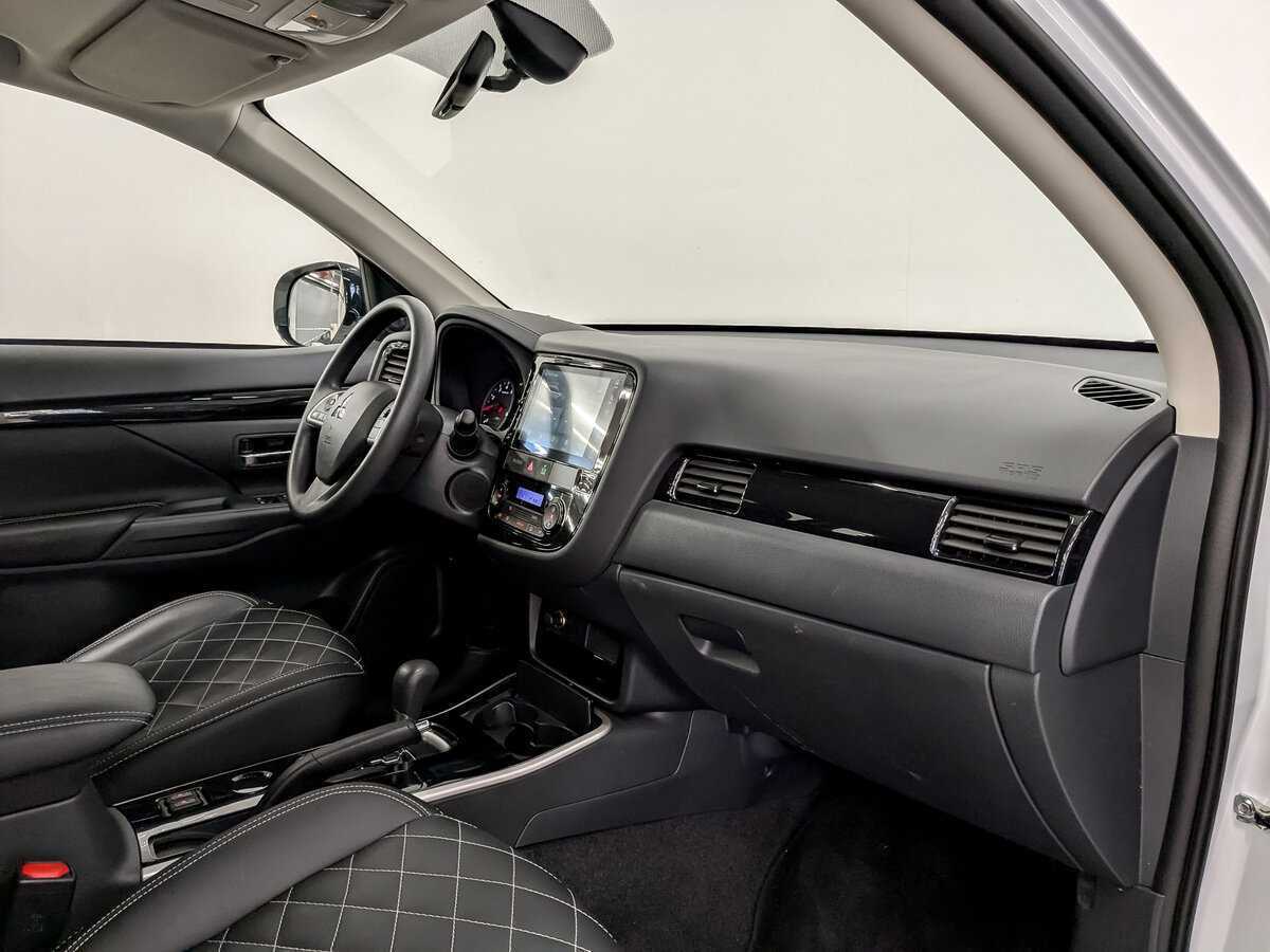 Mitsubishi Outlander, 2022 Фото №11