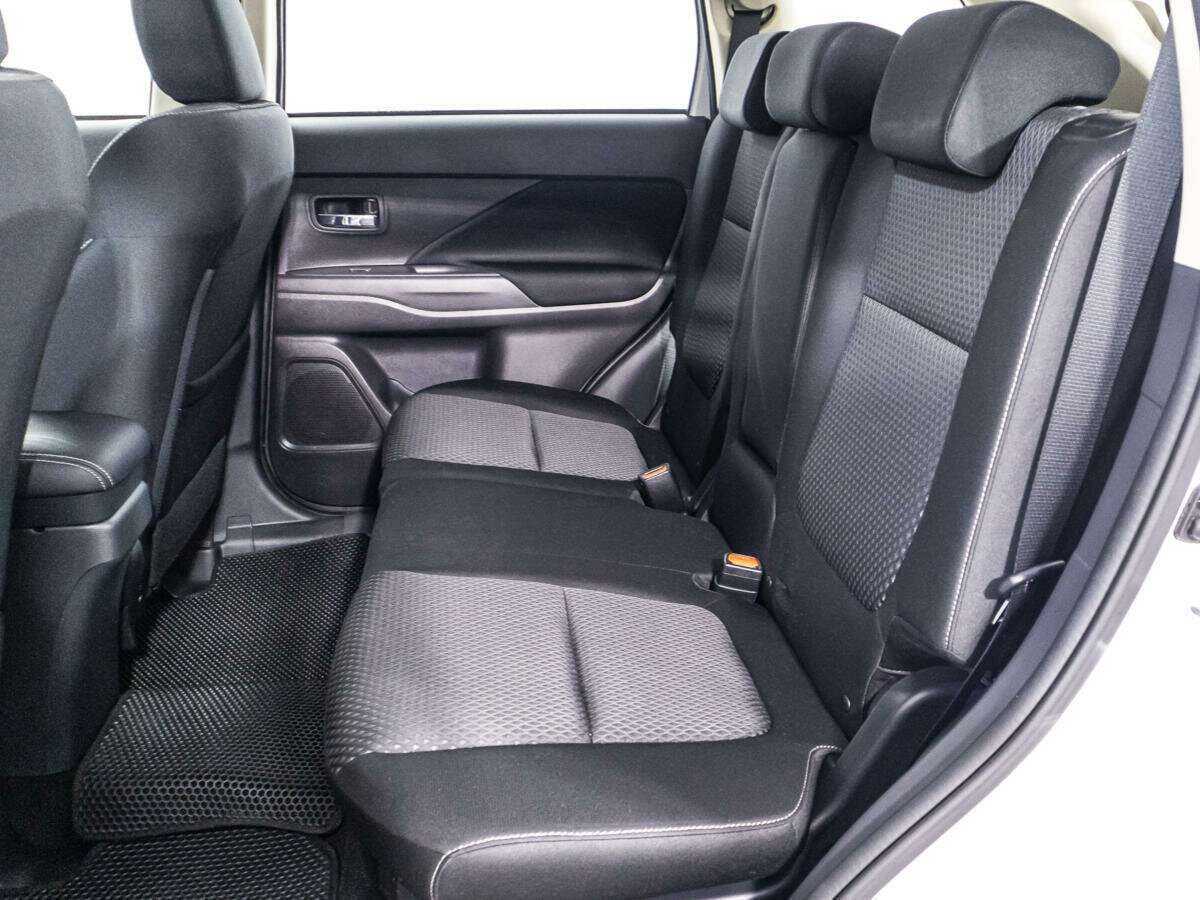 Mitsubishi Outlander, 2022 Фото №10