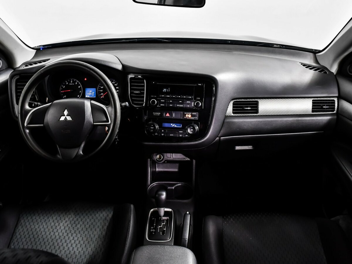 Mitsubishi Outlander III Рестайлинг, 2014 Фото №9