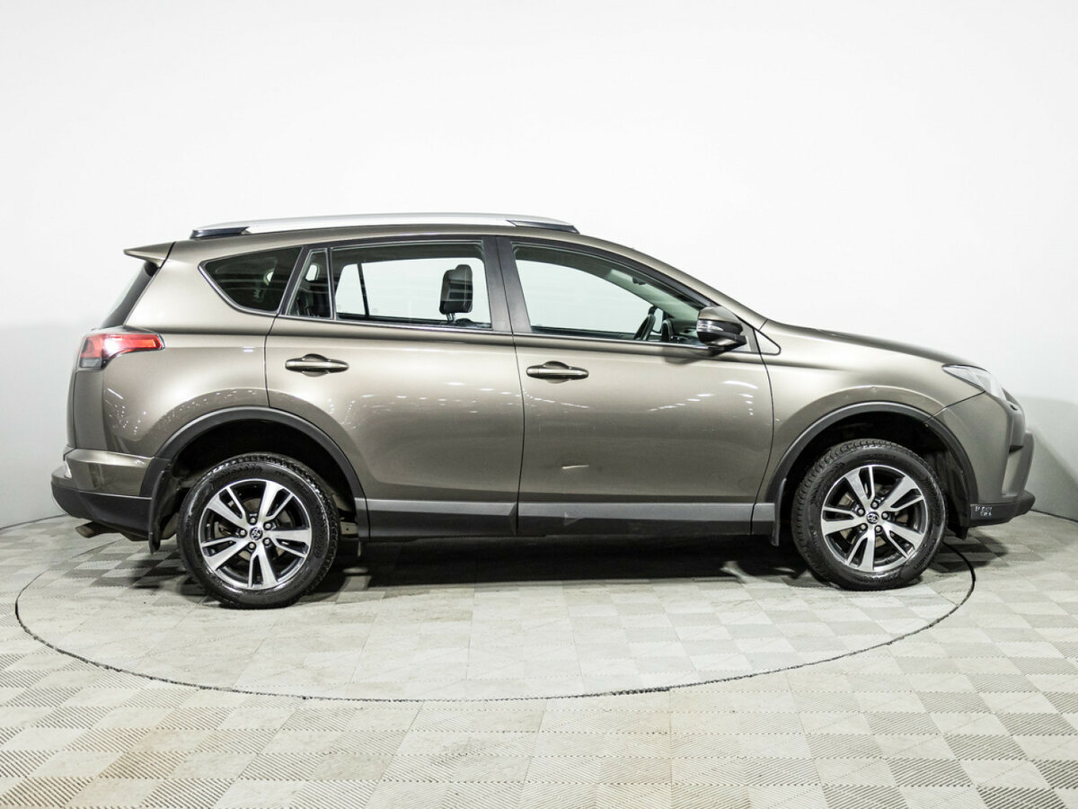 Toyota RAV4 IV (XA40) Рестайлинг, 2017 Фото №4