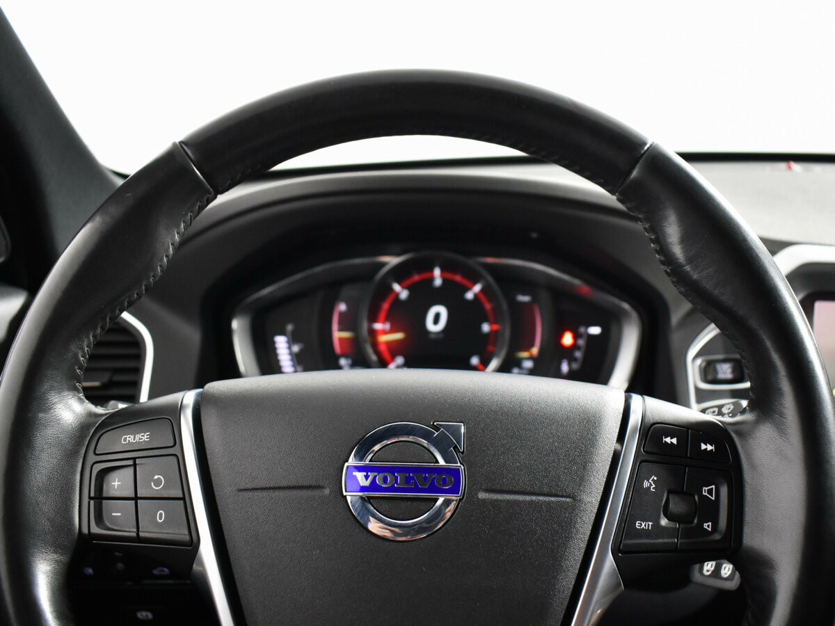 Volvo XC60 I Рестайлинг, 2017 Фото №13