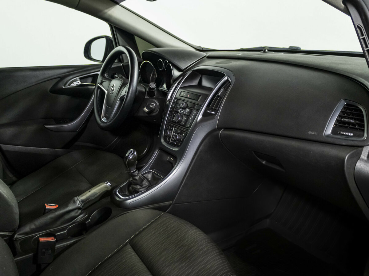 Opel Astra J Рестайлинг, 2013 Фото №7