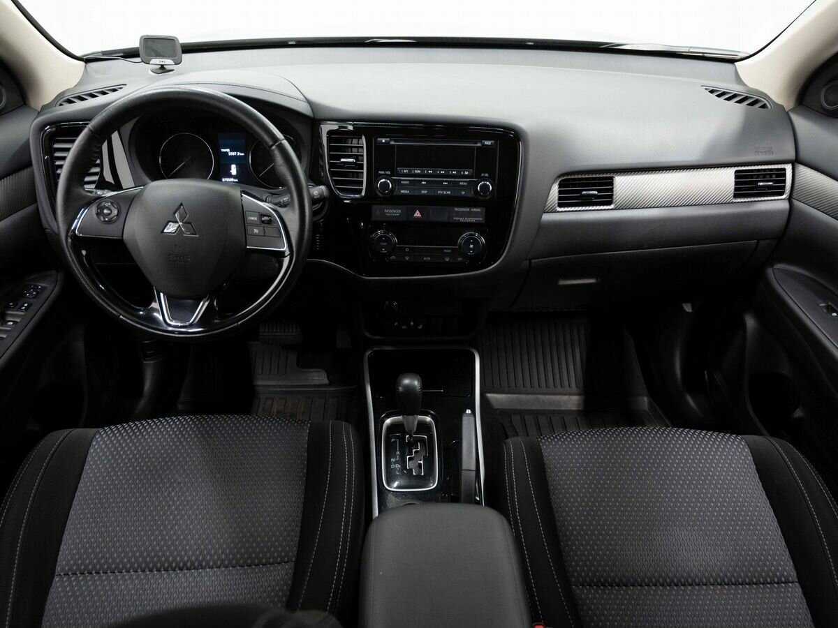 Mitsubishi Outlander, 2018 Фото №13