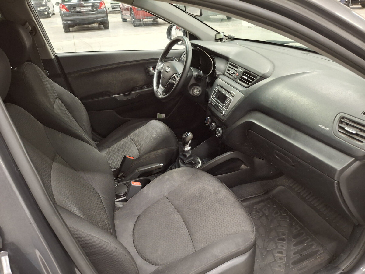 Kia Rio III Рестайлинг, 2015 Фото №11