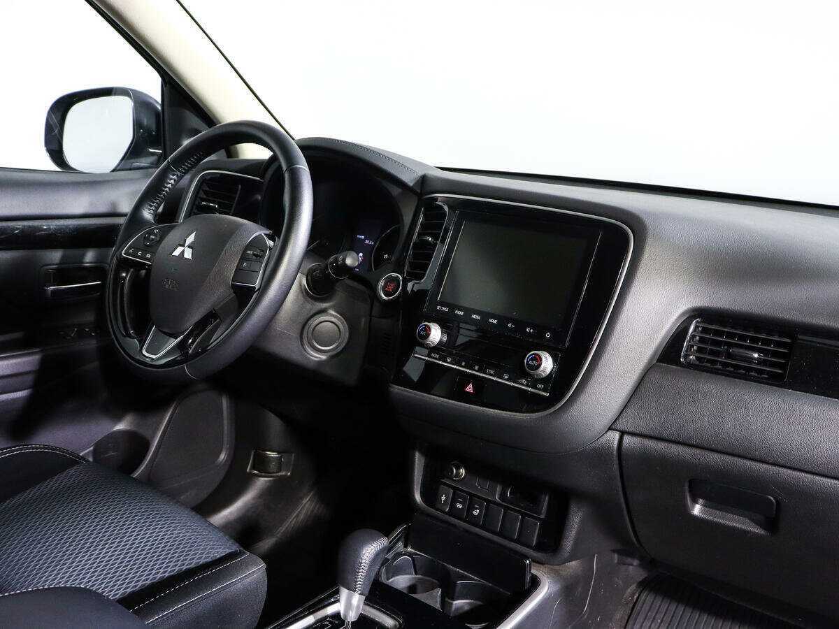 Mitsubishi Outlander, 2021 Фото №7