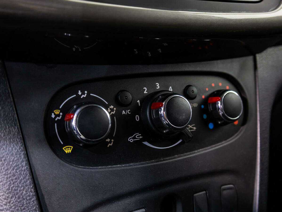 Renault Logan, 2019 Фото №13