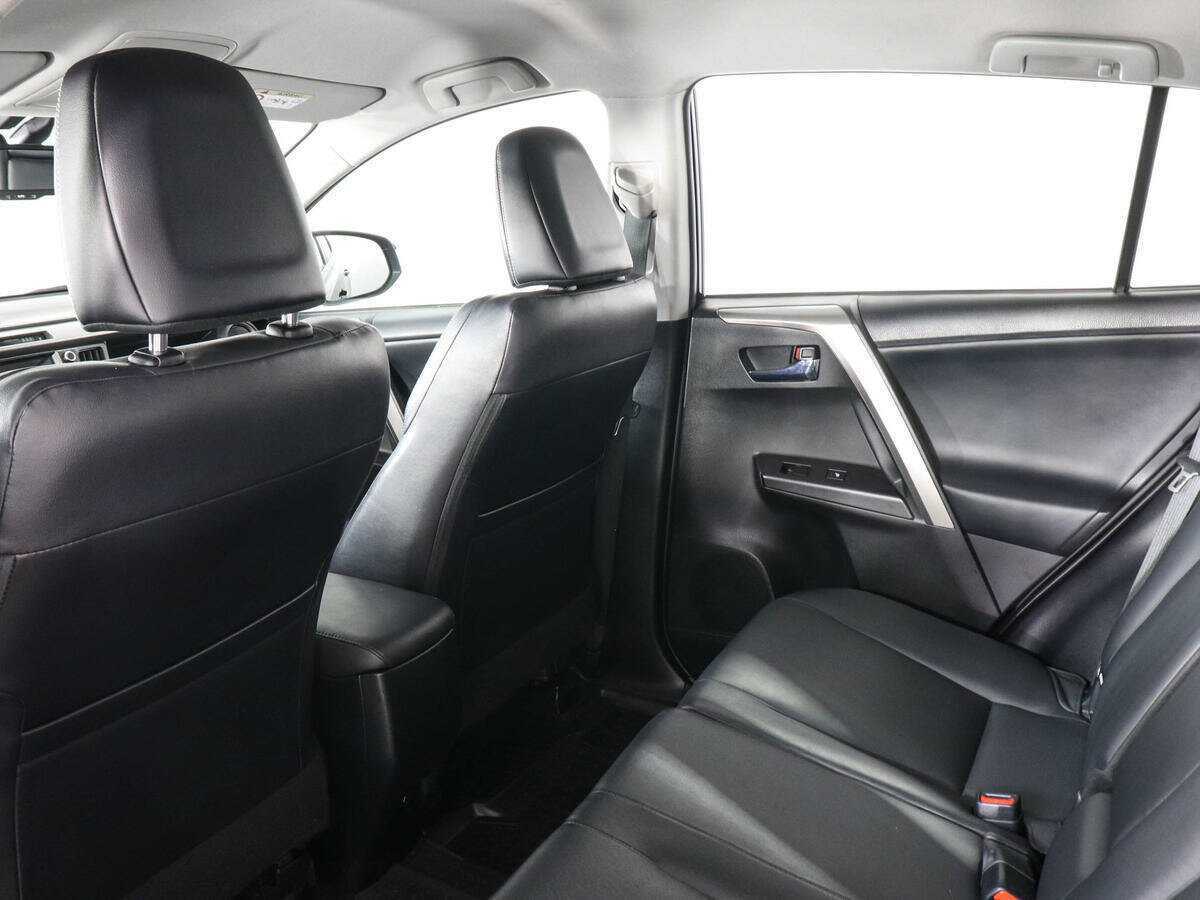 Toyota RAV4, 2018 Фото №12