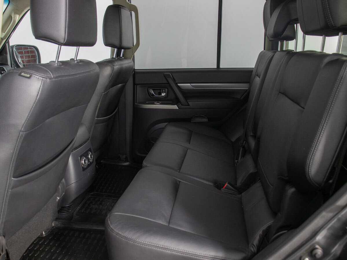 Mitsubishi Pajero, 2017 Фото №13