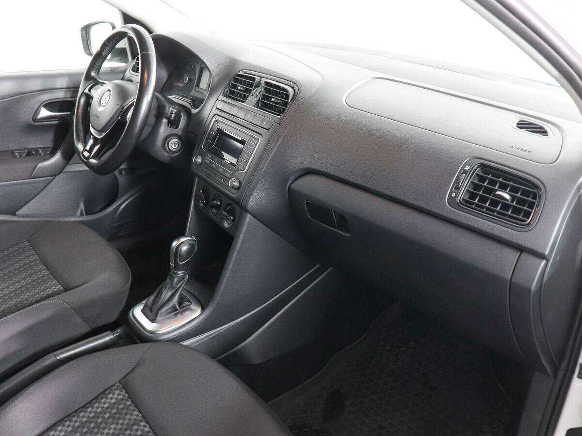 Volkswagen Polo, 2018 Фото №10