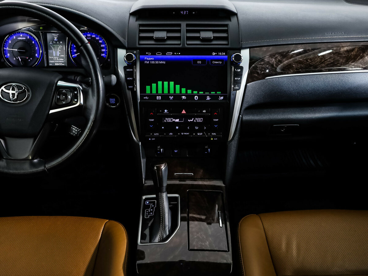 Toyota Camry VII (XV50) Рестайлинг, 2016 Фото №12