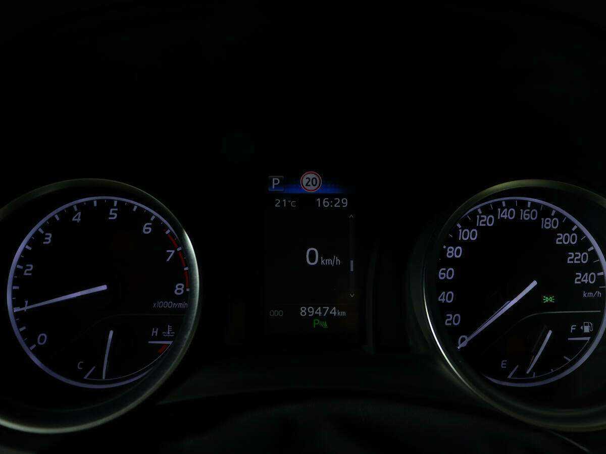 Toyota Camry, 2020 Фото №8