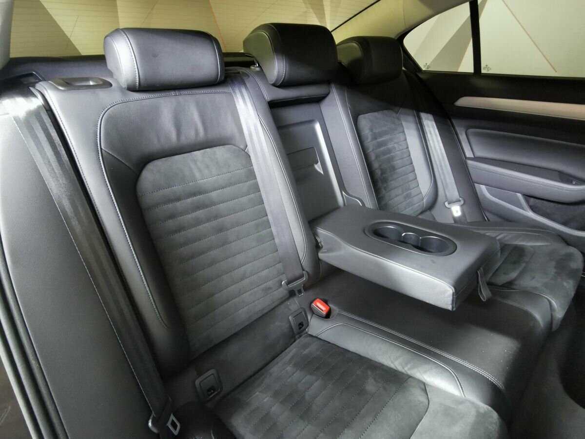 Volkswagen Passat, 2018 Фото №13