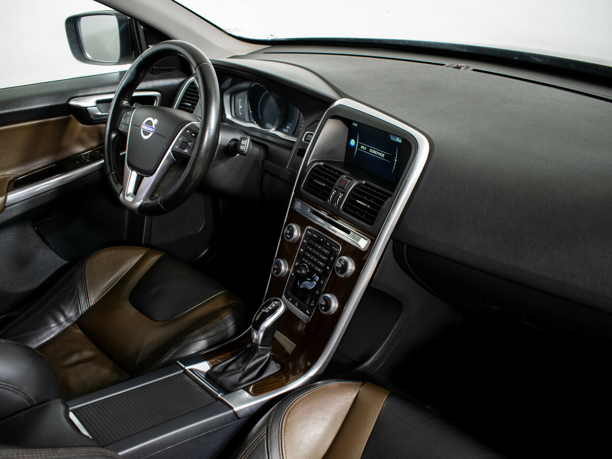 Volvo XC60 I Рестайлинг, 2015 Фото №11