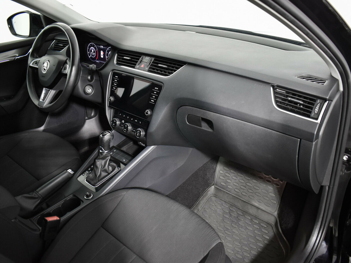 Skoda Octavia III (A7) Рестайлинг, 2019 Фото №12
