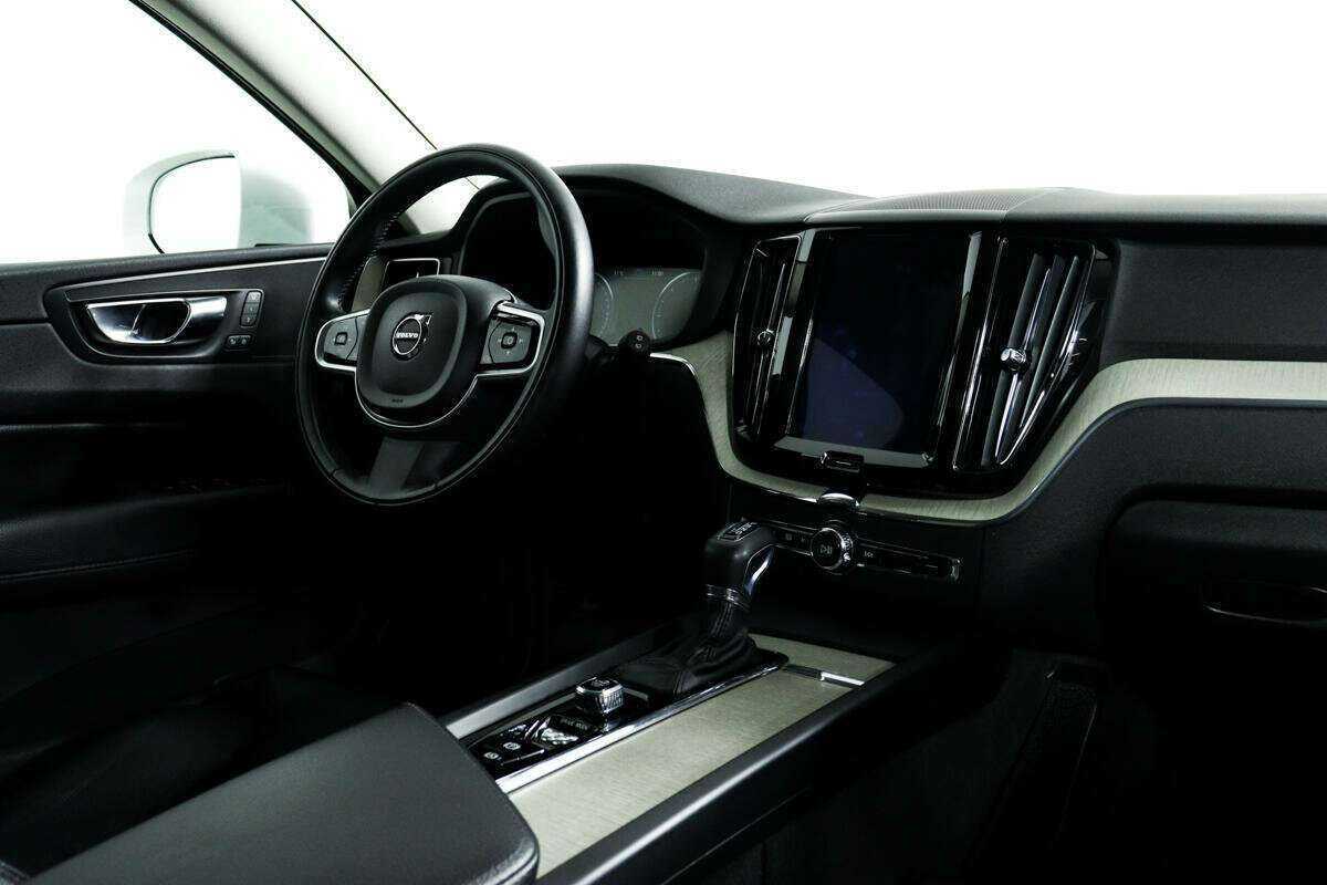 Volvo XC60, 2018 Фото №9