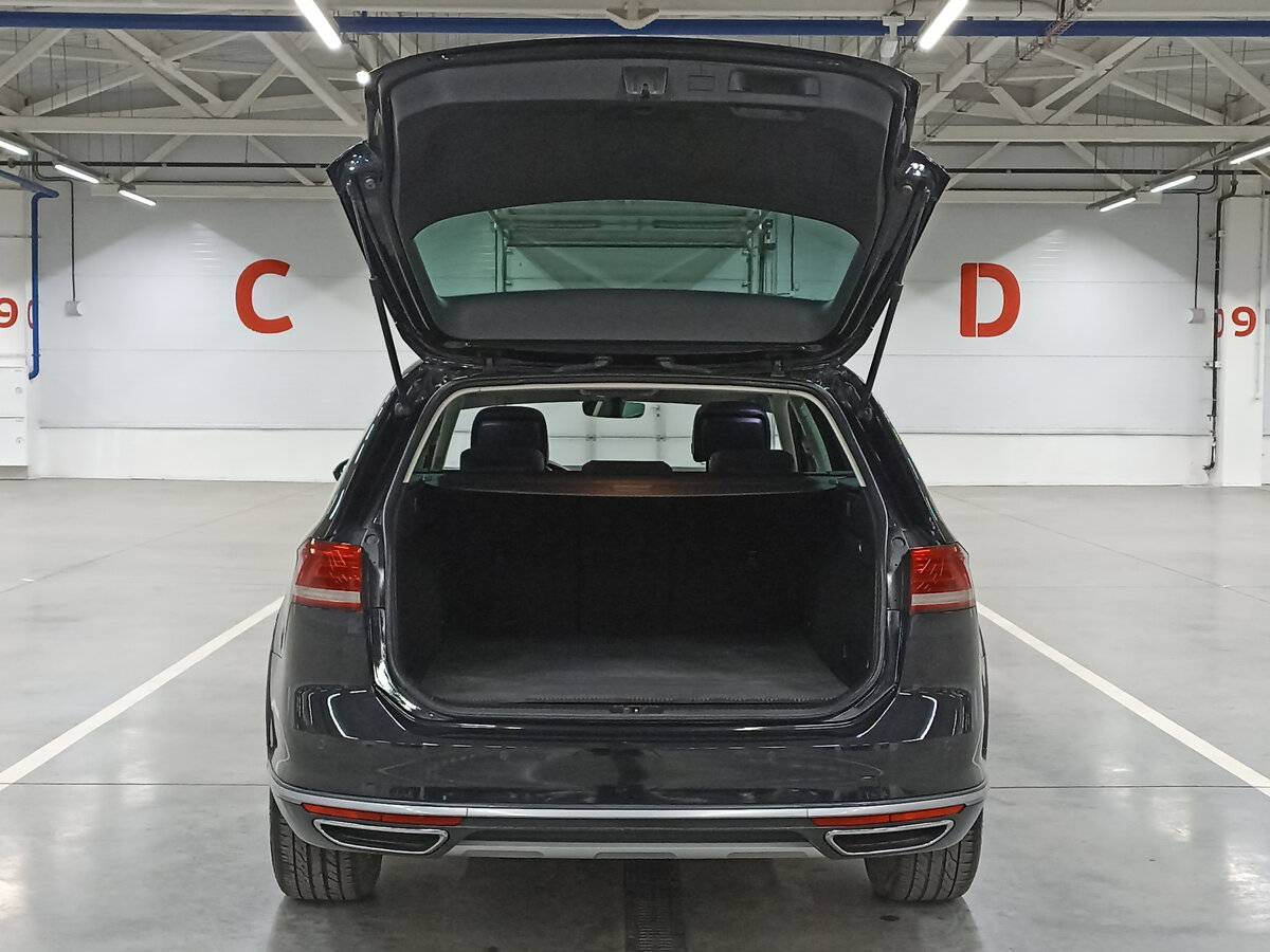 Volkswagen Passat Alltrack, 2018 Фото №10