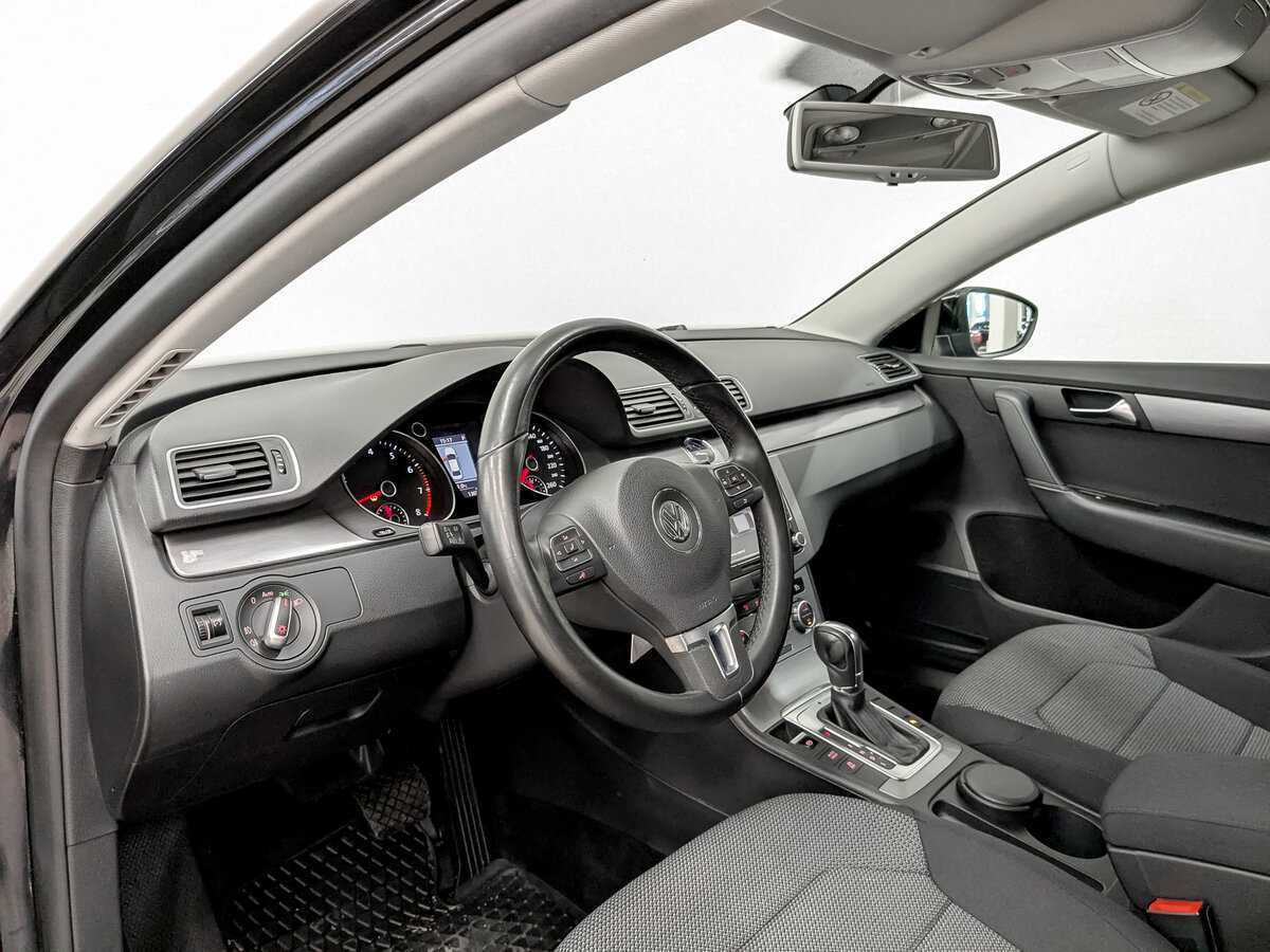 Volkswagen Passat, 2012 Фото №16