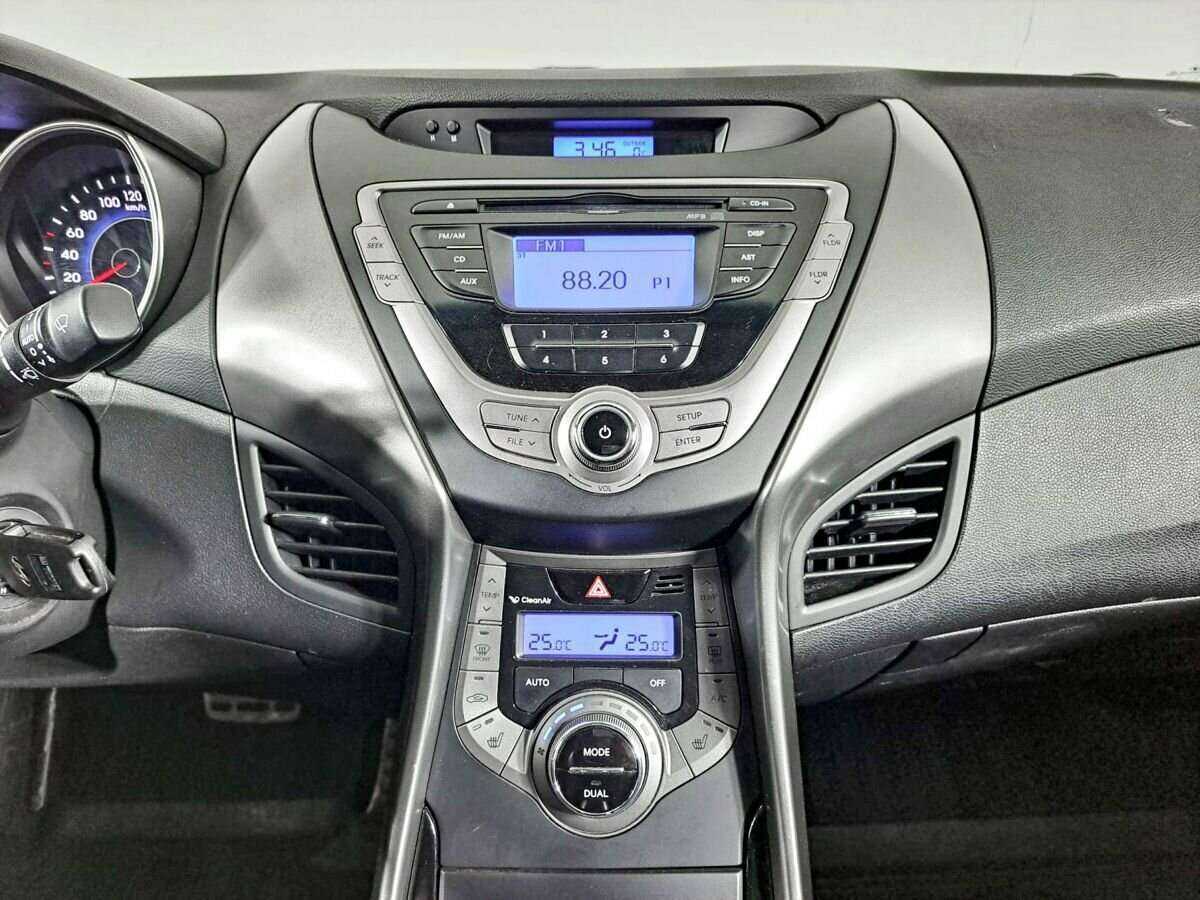Hyundai Elantra, 2013 Фото №13