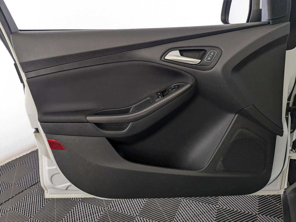 Ford Focus, 2018 Фото №15