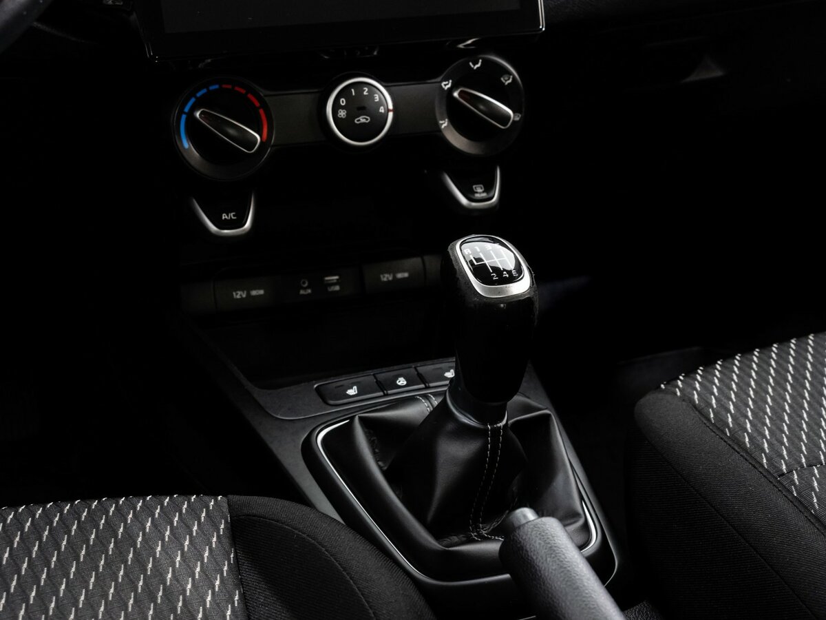 Kia Rio IV, 2017 Фото №9