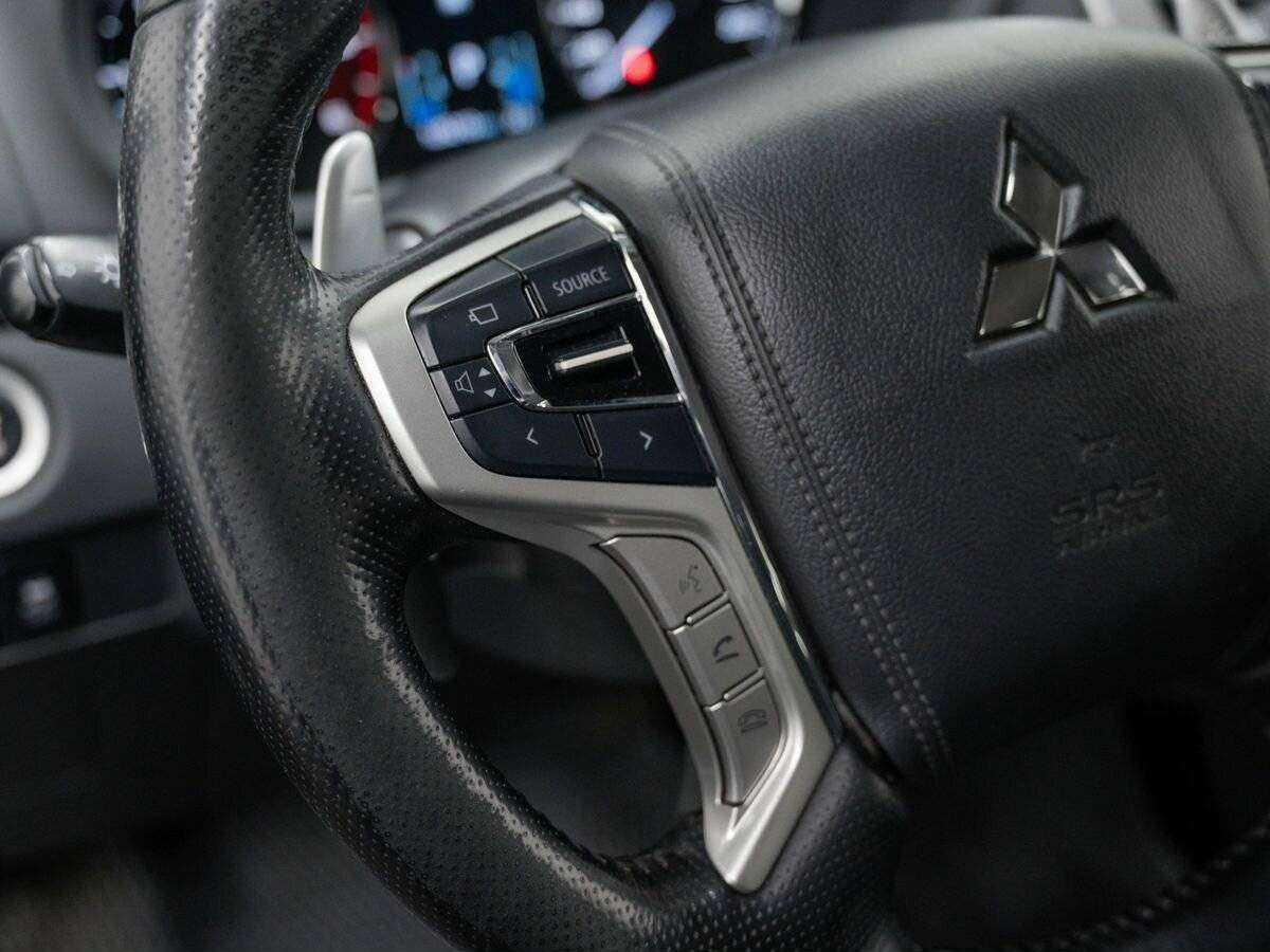 Mitsubishi Pajero Sport, 2018 Фото №14