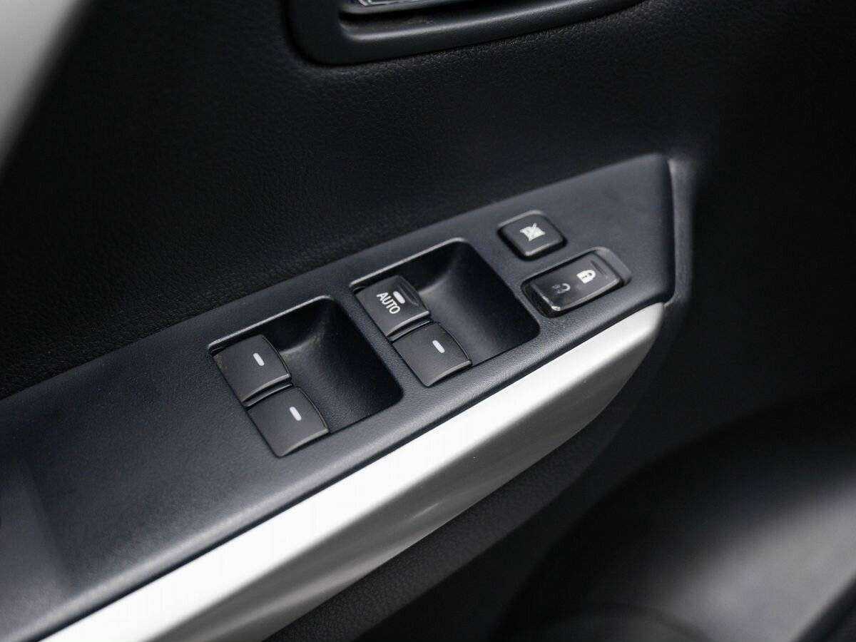 Mitsubishi Pajero Sport, 2018 Фото №15